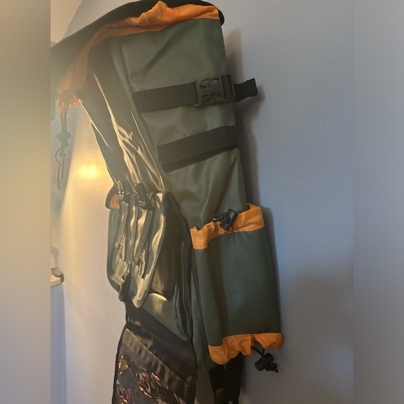 Lunkerhunt Fishing Backpack - Picture 4 of 6